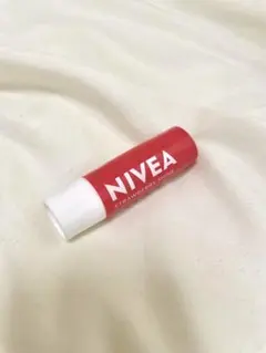 NIVEA Strawberry Shine リップクリームのサムネイル