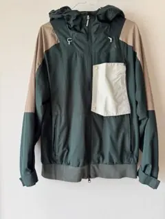 adidas フード付きナイロンジャケット