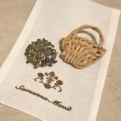 花と葉のデザイン ブローチ　かごのブローチ