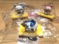 松屋　ちいかわ　フィギュア　ハチワレ モモンガ カニちゃん 3点セット　ピック付