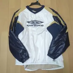 値引き不可☆　希少♥　UMBRO　アンブロ　中綿　ピステ
