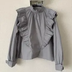 新品　フリル付きグレー長袖ブラウス
