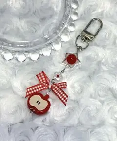 赤リンゴチャーム キーホルダー グリーンアップル　ミセス　バックチャーム　推し活