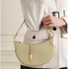 ベージュ ハンドバッグ