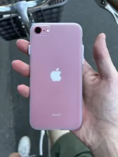 iPhone SE3/SE2/8/7用 半透明マットソフトケースのサムネイル