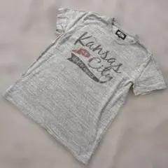 b3698 BEAMS【S】Kansas City プリントTシャツ グレーのサムネイル