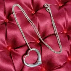 ビンテージ 湾曲したオープンハートのシルバーネックレス シルバー925