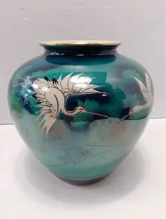 G2676【美品】九谷焼 泉岳造 花瓶 飛翔鶴 金彩 松 エメラルドグリーンのサムネイル