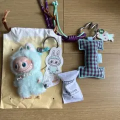 ミニラブブ ぬいぐるみ ペンダント チャーム イニシャル i