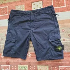 stoneisland ストーンアイランド w34 ネイビー 濃紺ショートパンツのサムネイル