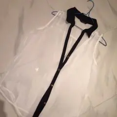 シースルーノースリーブトップス