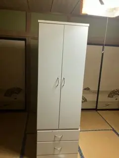 白い棚