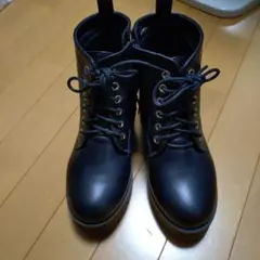 黒のサイドゴアブーツ
