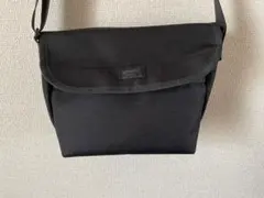 美品 anello アネロ ミニショルダーバッグ ブラック