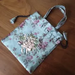 花柄刺繍のサテン巾着袋