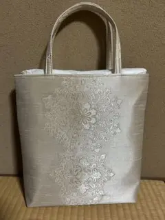 新品 神田胡蝶 華紋刺繍入り和装用バッグ シルバー