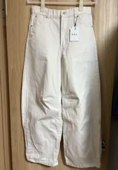 ホワイト バレルレッグデニム・ Lサイズ 新品未使用、タグ付き