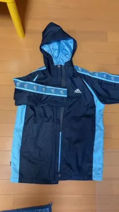 値下げ　adidas アウター　130  ジャンバー　ウィンドブレーカー