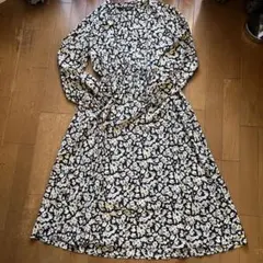 【売り尽くし特価】yecca vecca 花柄ロングワンピース