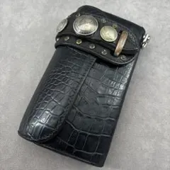 アルズニ クロコダイル型押し バイカーズウォレット 長財布 コンチョ レザー 黒