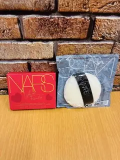 ●NARS ライトリフレクティング　クワッドアイシャドー03732/パフ付きのサムネイル