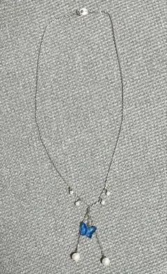 青い蝶とパールのネックレス　ハンドメイド