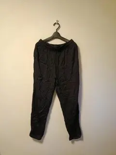 新品 ユニクロ サテン ドレープジョガーパンツ