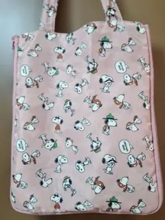 お値下げ！A4対応サイズバック　マチ付きSNOOPY　スヌーピー　Peanuts