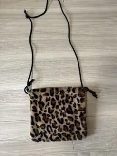 ヒョウ柄ファーショルダーバッグ