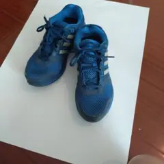adidas Questar ブルー スニーカーのサムネイル