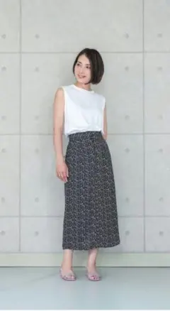 JS✕momo.yokko⭐小花柄タイトスカート(黒)⭐ジョイントスペース⭐新品のサムネイル