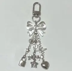 ビーズキーホルダー リボン 白 シルバー 韓国