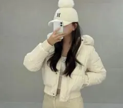 アイボリー ショート丈ダウンジャケット