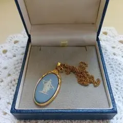 WEDGWOOD ネックレス 青い陶器 女性像　ペンダント　ケース付き
