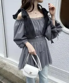 NICE CLAUP 全方向 モテ チュニック グレー オフショルダー 新品