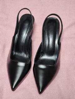 黒 パンプス