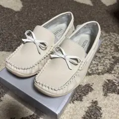 新品☆Kizarina 牛革 本革　リボン付きフラットシューズ　ライトベージュ