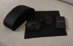 PRADA サングラス ケース、クロス付き！のサムネイル