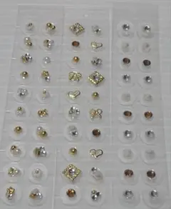 サービス品！耳ツボジュエリー６０粒　金アレ対応