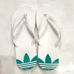 adidas トレフォイル ビーチサンダル ホワイトのサムネイル