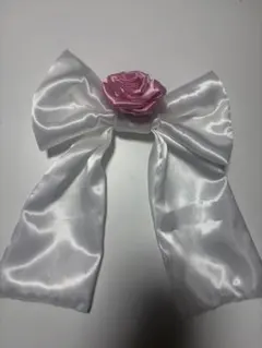 ホワイトリボン ピンクバラ ヘアアクセサリー