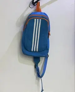 アディダス　ボディバッグ　子供