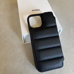 デミュウ　バロン　ブラック　黒　iPhone15 スマホケース