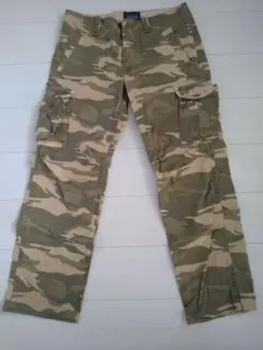 ALPHA INDUSTRIES カモフラ柄 カーゴパンツ