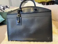 Louis Vuitton エピレザー ブラック ハンドバッグ