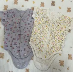 紫と花柄の半袖ボディスーツセット