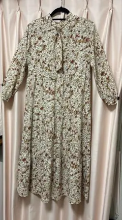 NATURAL BEAUTY BASIC 花柄ワンピース　ベージュ