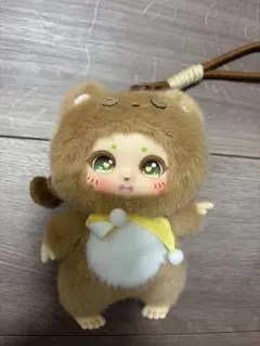 クマのキャラクターぬいぐるみ