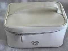 化粧ポーチミッキーロゴ入り