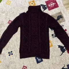 バーガンディ ケーブルニット タートルネックセーター